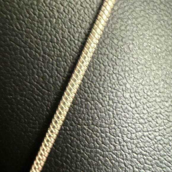 Elegant Silver Pendant Necklace - Picture 6 of 9